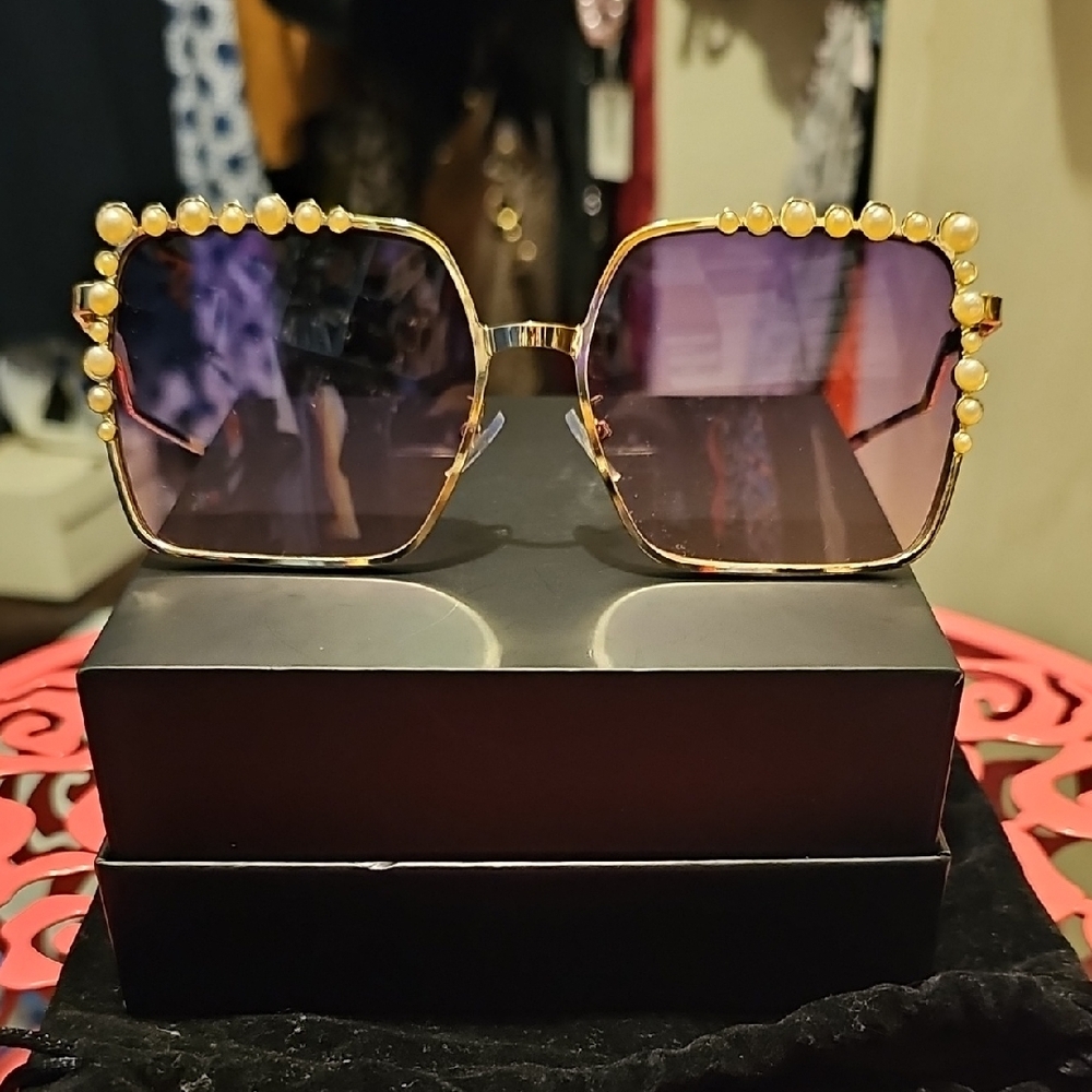 Elegant Gold Pearl-Embellished Sunglasses